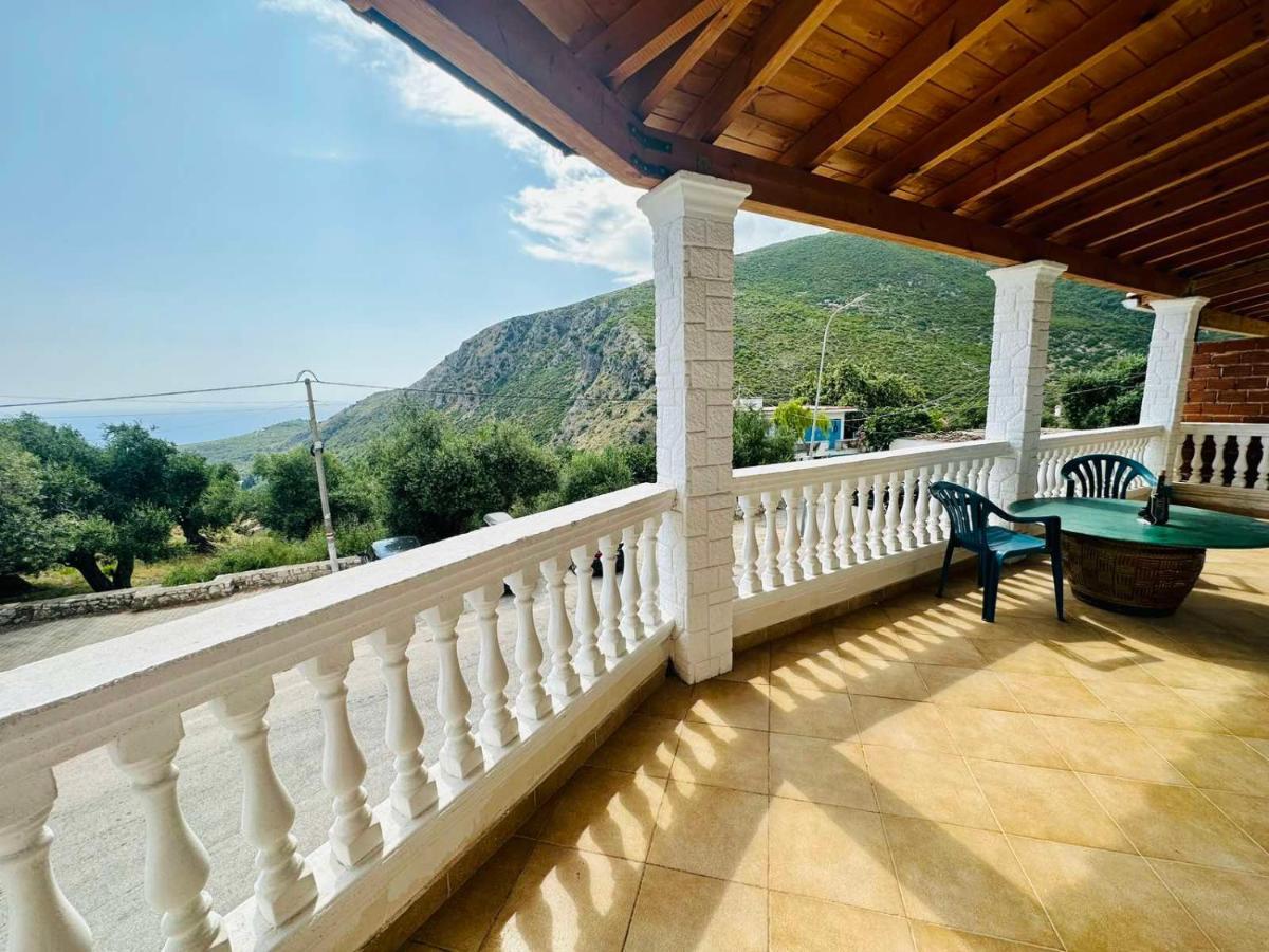 Villa Vista Himare Bagian luar foto