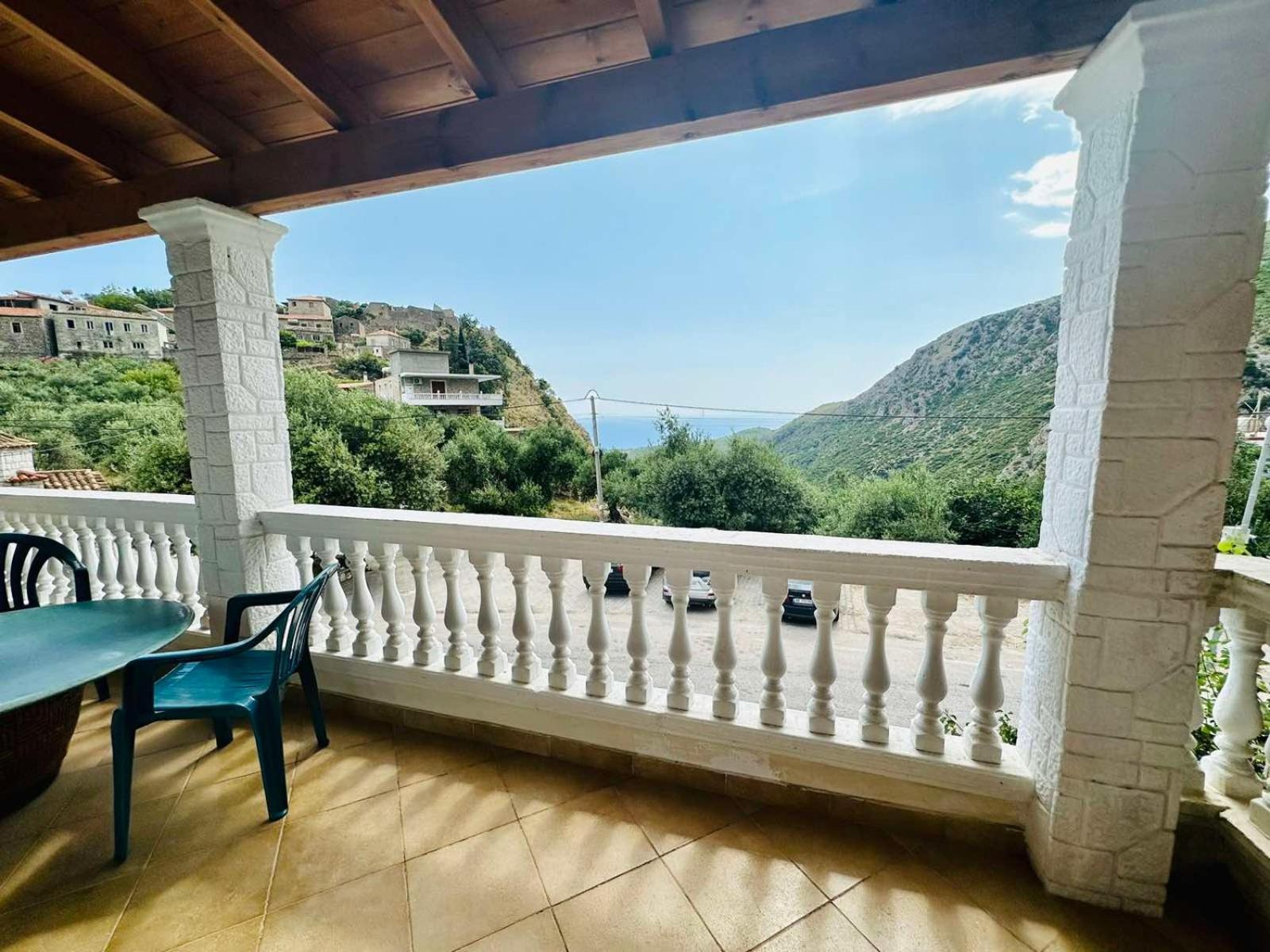 Villa Vista Himare Bagian luar foto